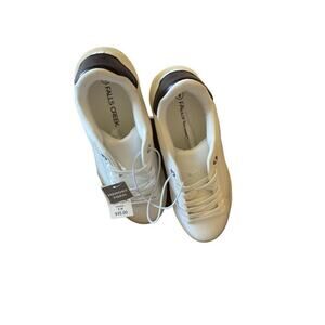 Fall Creek Women’s size 11 casual Sneakers NWB tennis walking WHITE lace up NEW